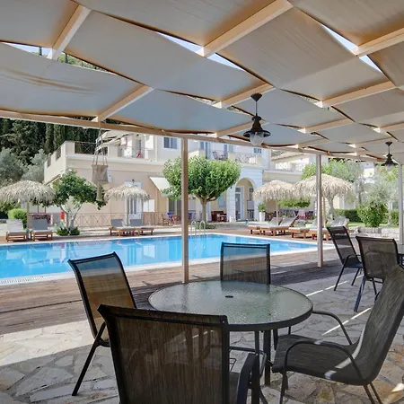 Avra Apartahotel 3*
