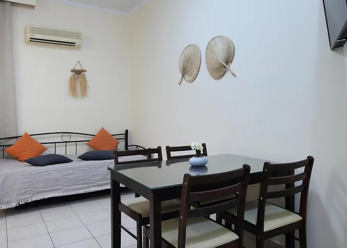 Avra Apartmanhotel 3*