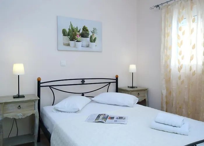 Avra Apartahotel 3*