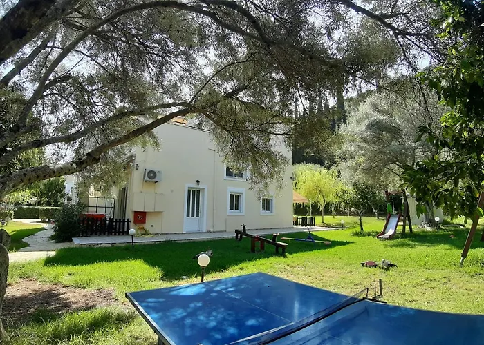 Apartahotel Avra 3*
