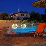 Aparthotel Avra