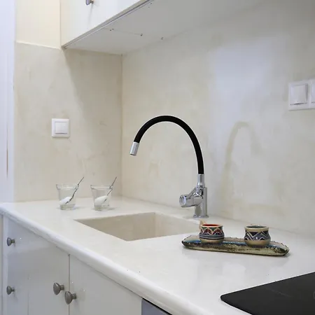 Aparthotel Avra 3*