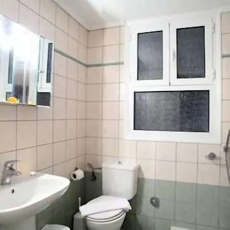 Avra Aparthotel 3*