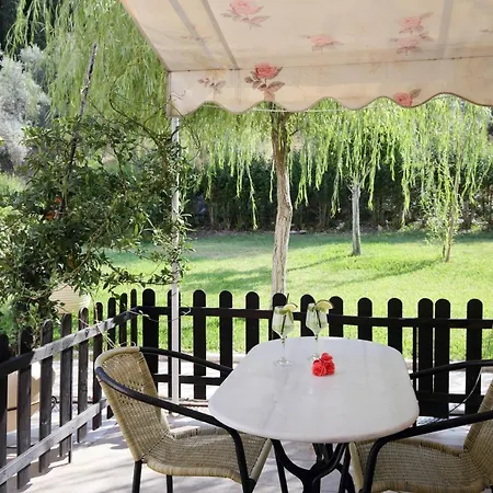 Aparthotel Avra 2*
