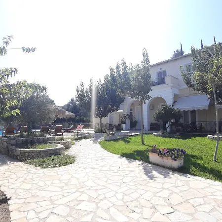 Apartahotel Avra