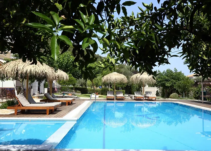 Apart-hotel Avra 3*